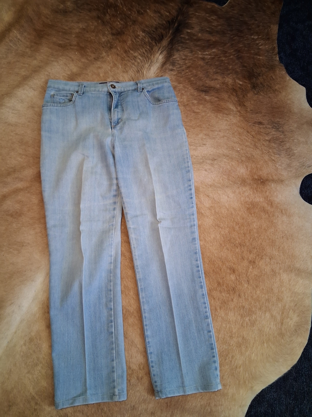 Gloria Vanderbilt Light Blue Straight-Leg Jeans